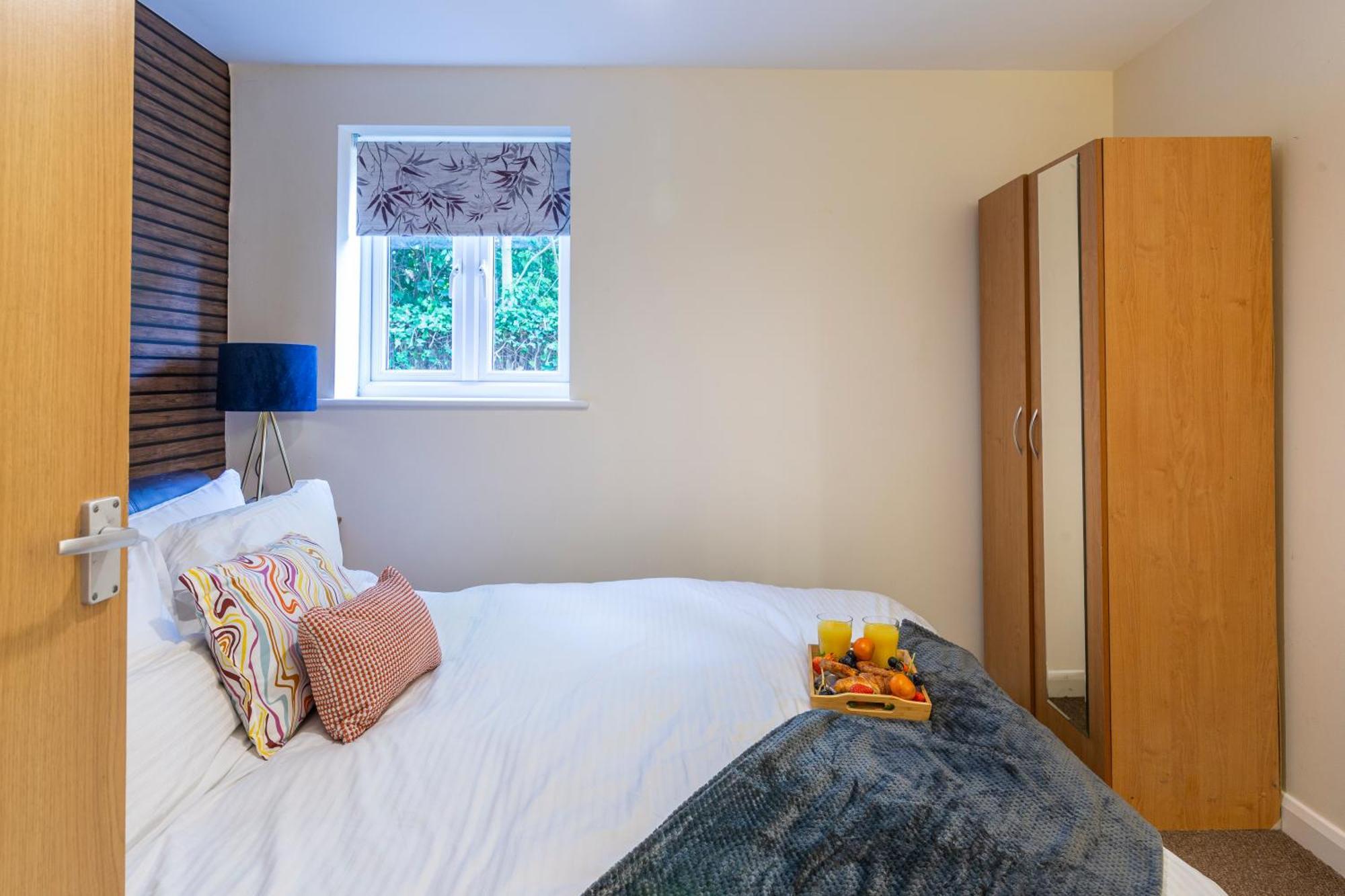 The Vogue Stay, 3 Bedrooms, 2 Bathrooms, Ideal For Jr & Oxford Hospitals, Free Carpark, Conveniently Located For Ring Road Access, 2 Miles From Oxford City Centre Easy Car & Bus Route Exterior photo